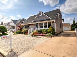 352 N 3rd St, Surf City, NJ 08008