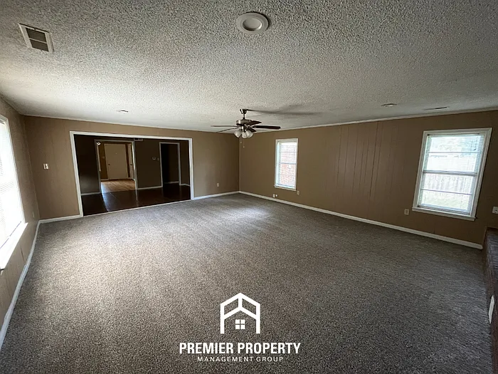 1360 Winfield Rd — Photo 6