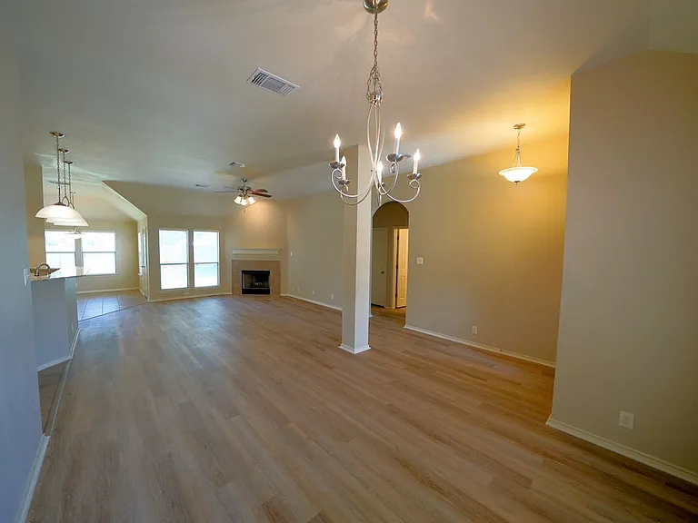 15805 Fair Ln — Photo 10