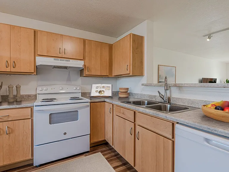 Oak Meadows Apartments — Photo 21