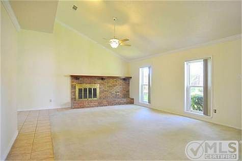 3rd image of 507 Thorn Wood Dr