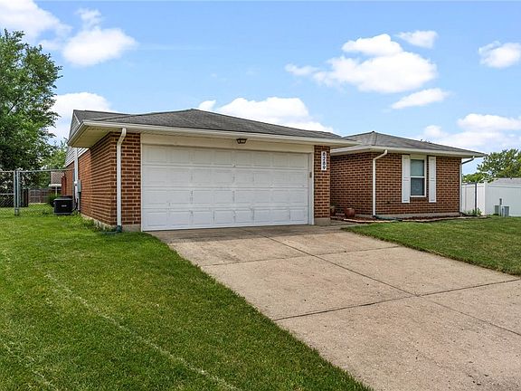 3rd image of 8289 Mill Spring Pl