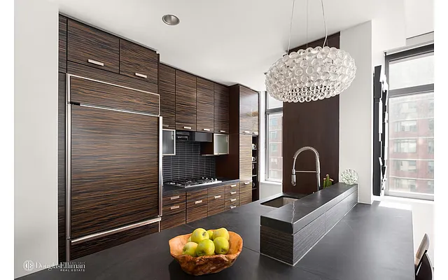 Sold by Douglas Elliman | media 24