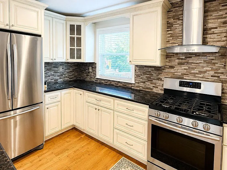3646 Genesee Dr — Photo 8