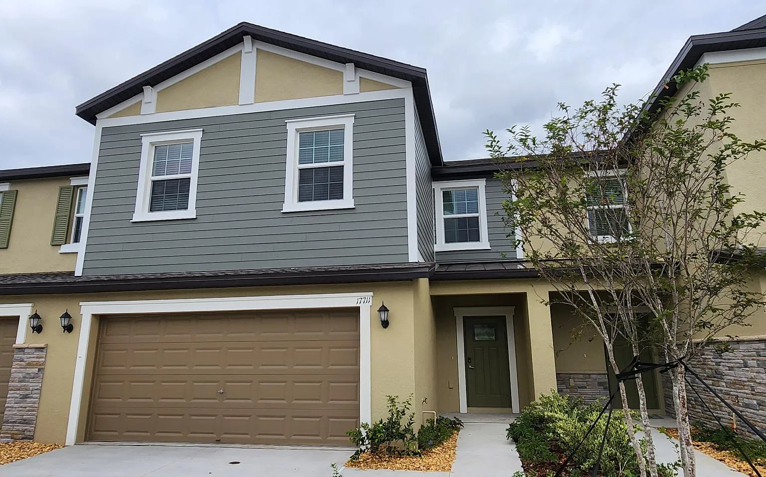 3 bed, 2319 sqft, $2,300 — Photo 1