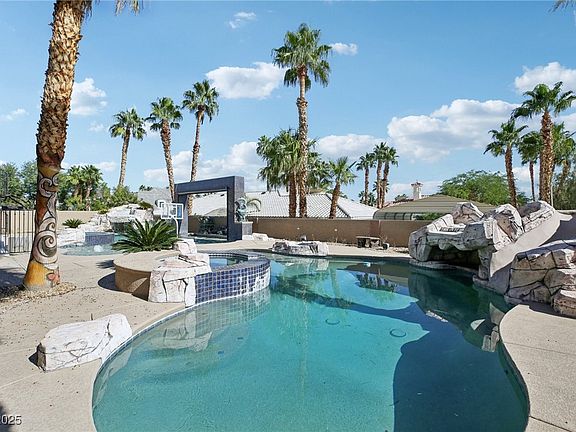 4th image of 3622 Mooncrest Cir