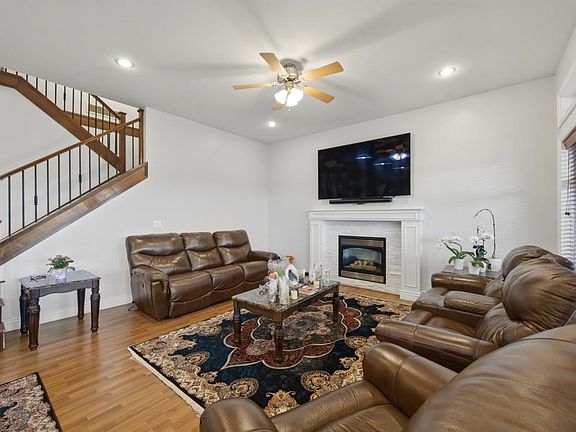 2nd image of 24382 104th Ave