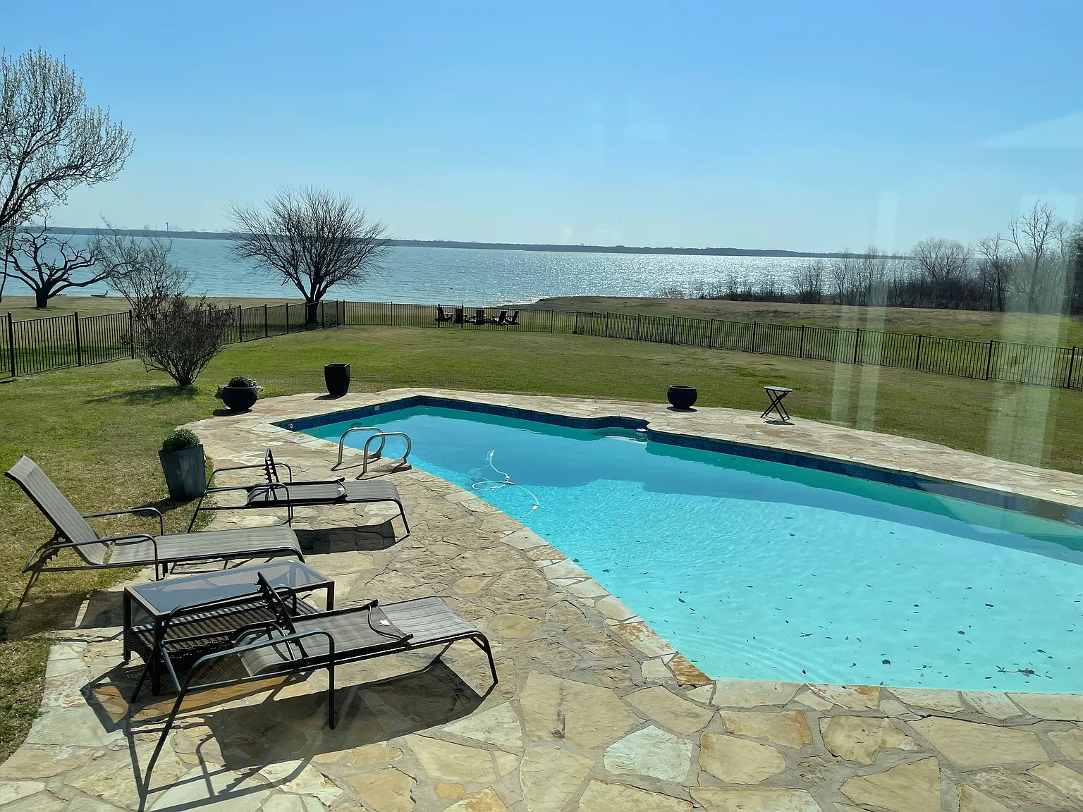 430 Peninsula Dr — Photo 2