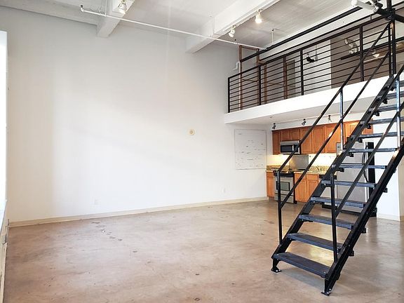 3rd image of 409 W Olympic Blvd #411