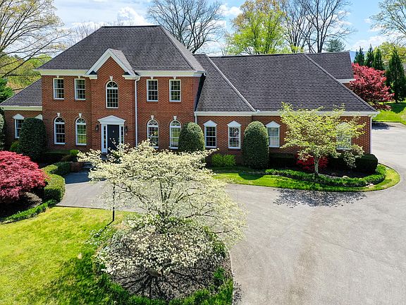 2nd image of 1018 N Heritage Dr