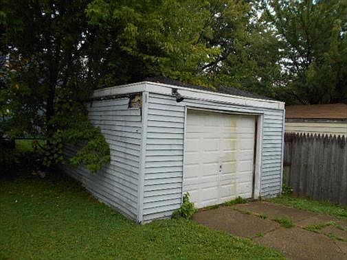 3rd image of 40 Millicent Ave