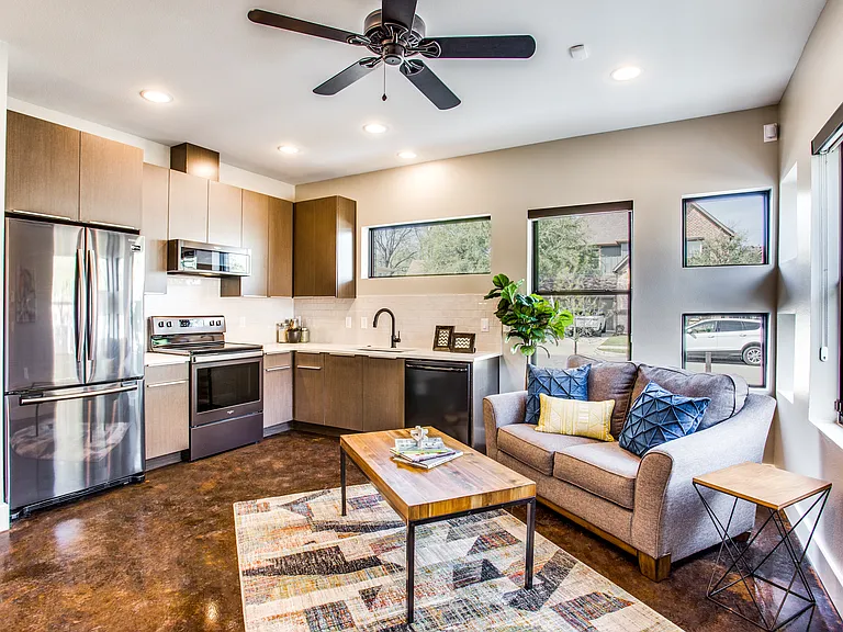 3137 Lubbock Ave — Photo 3