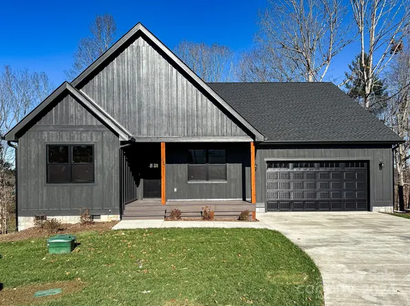 239 Byron Forest Dr, Horse Shoe, NC 28742