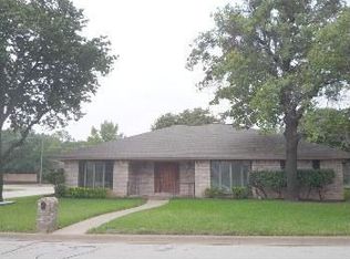 5000 Misty Wood Dr, Arlington, TX 76017