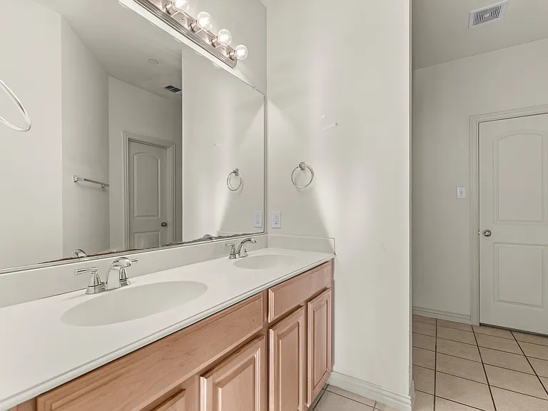 7904 Hannah St — Photo 22