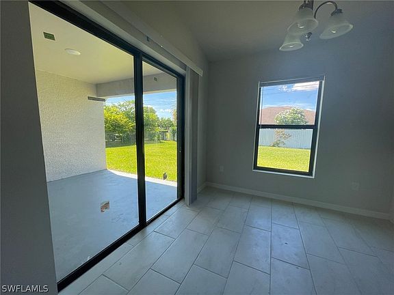 3rd image of 920 NE 9th Terrace Cpe