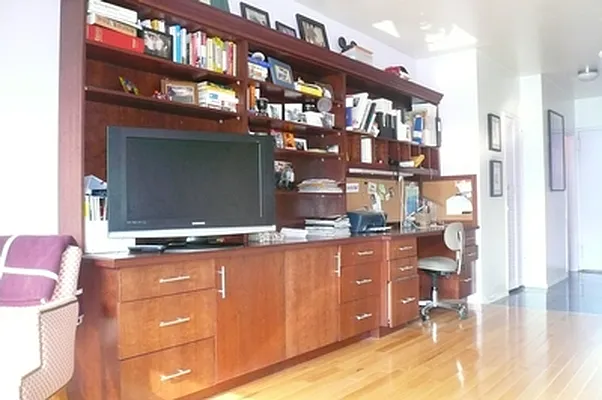 Rented by Akam Sales and Brokerage | media 17