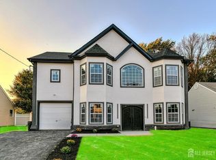 31 Ashley Rd, Edison, NJ 08817