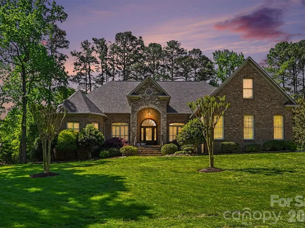 7806 Turnberry Ln, Stanley, NC 28164