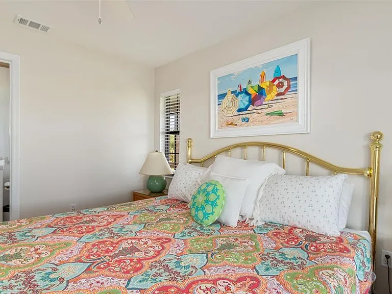 9498 Alborado Rd — Photo 33