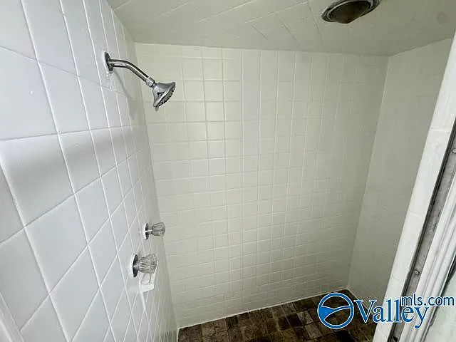 1114 Retlaw St NW — Photo 15