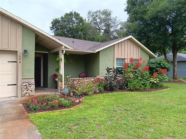 1609 Pine Ave, Deland, FL 32724