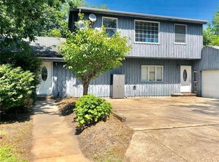 5201 Parker Rd, Hamburg, NY 14075