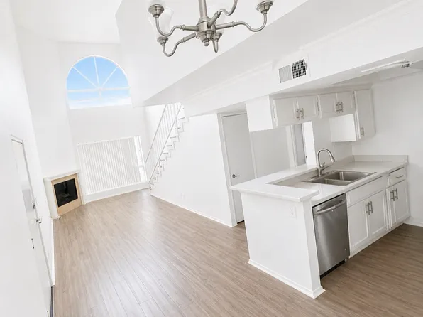 The Premier on Moorpark, 15009 Moorpark St #1B-1Ba-1100Sqft, Sherman Oaks, CA 91403