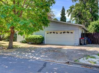 371 S Central Valley Dr, Central Pt, OR