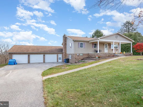 3902 Skyview Dr, Glenville, PA 17329