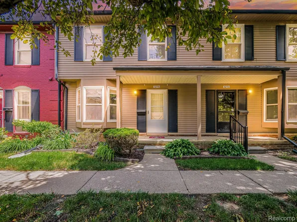 3216 Bolgos Cir, Ann Arbor, MI 48105