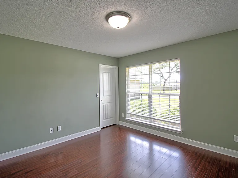 720 Highgrove Ct — Photo 20