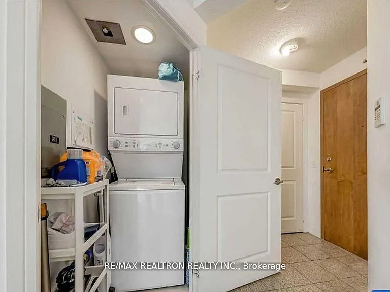 35 Bales Ave #1011 — Photo 11