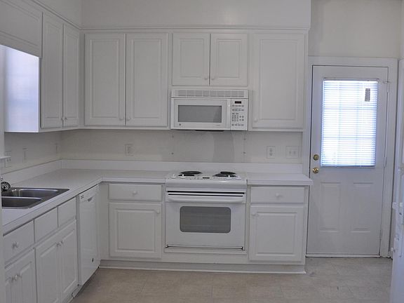 Kitchen in 3 Bedroom