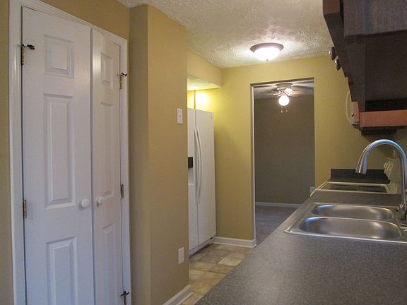 3rd image of 13987 Walton Dr