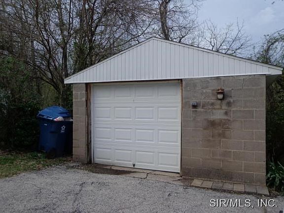 oversized one car garage