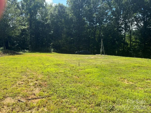 90 Last Coyote Trl, Canton, NC 28716