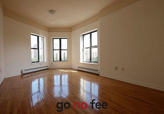 3rd image of 211 W 117th St #3AA