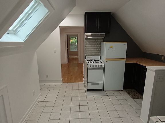 3rd image of 2834 N Fratney St #A