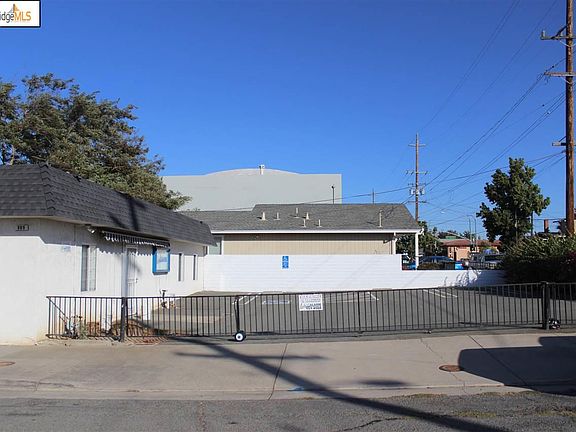 5th image of 909 H St