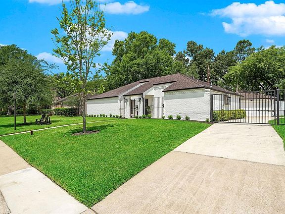 2nd image of 10206 Briar Rose Dr