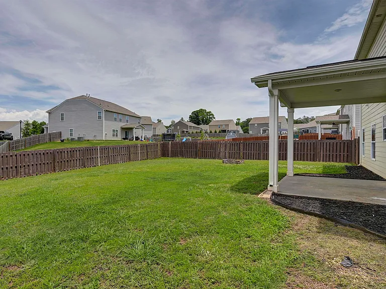 414 Tulip Way — Photo 58