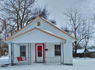 706 SW 6th St, Fairfield, IL 62837