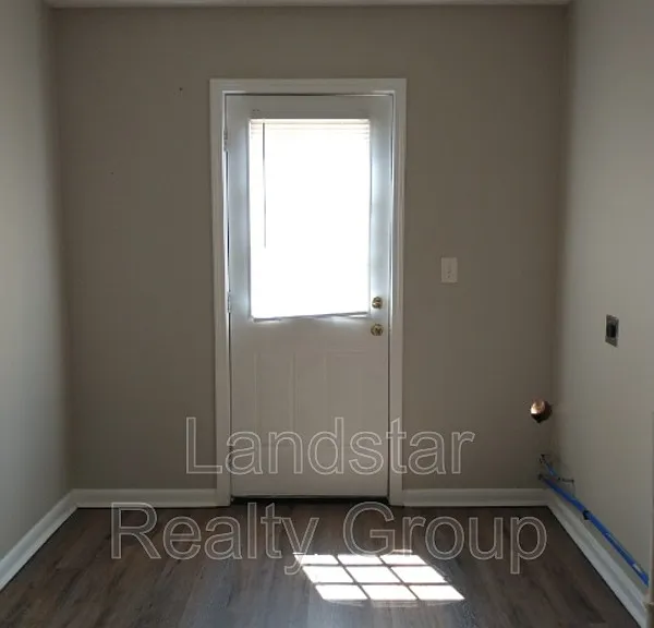 9403 Burgoo King Rd — Photo 34