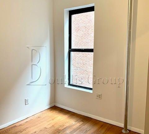 5th image of 142 W 83rd St #20