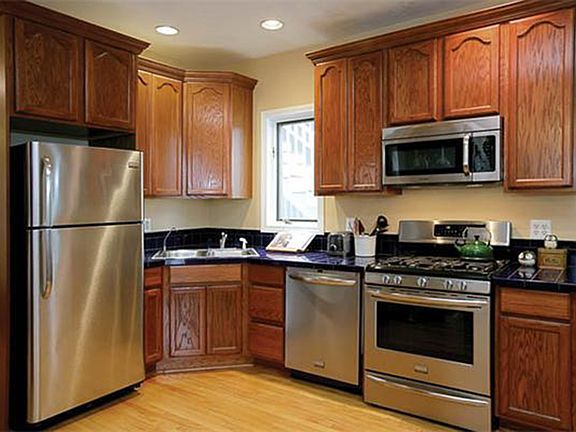 5th image of 7 Iroquois St #4