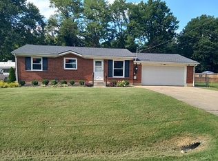7404 Edenroc Ln, Louisville, KY 40258