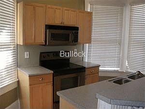 4th image of 411 Aldrich Ave Unit 1
