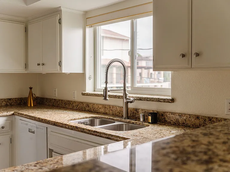 1016 Hancock Ave #6 — Photo 13