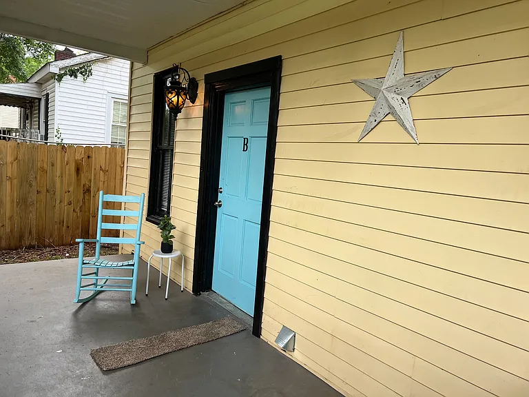 628 Sullivan St #B — Photo 1